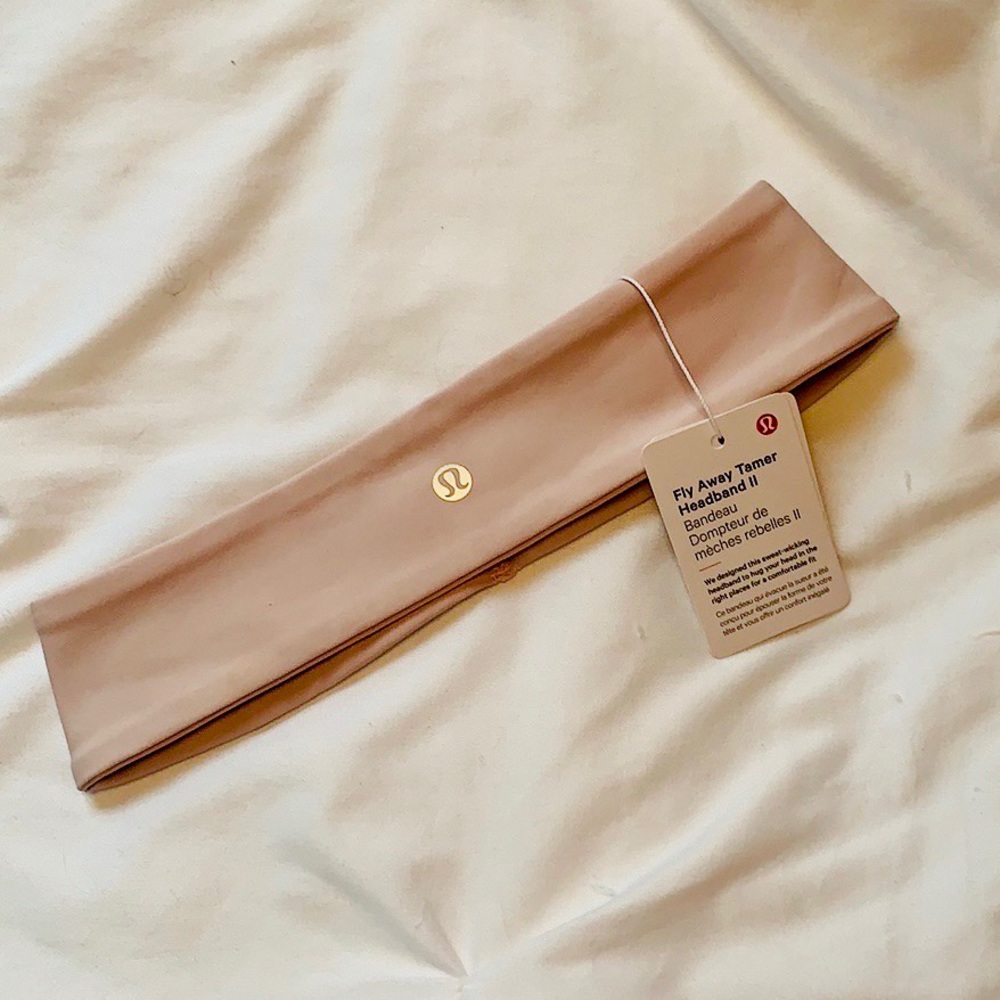 Lululemon Fly Away Tamer Headband II NWT